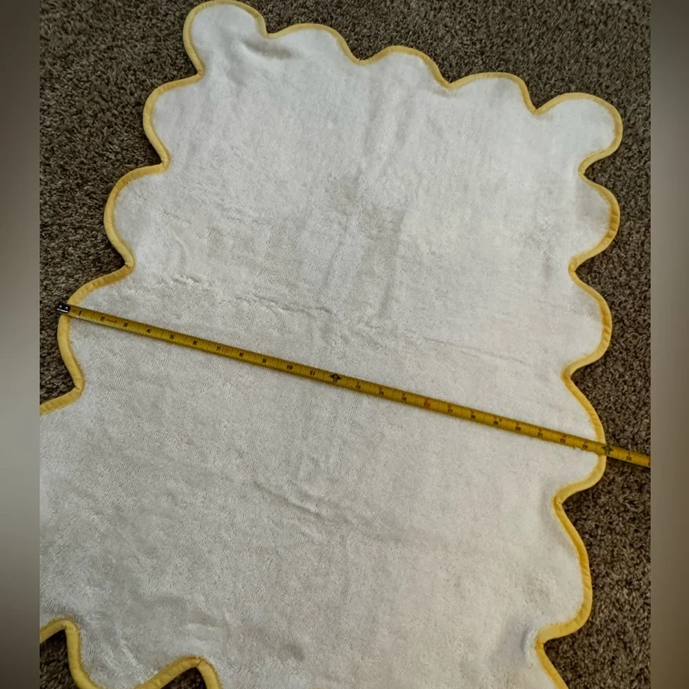 Kassatex Chairish Scallop Edge Towel Collection - Hand Towel NWT Yellow White